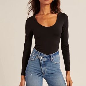 NWOT Abercrombie & Fitch Seamless Scoop Neck Longsleeve Bodysuit - Nude